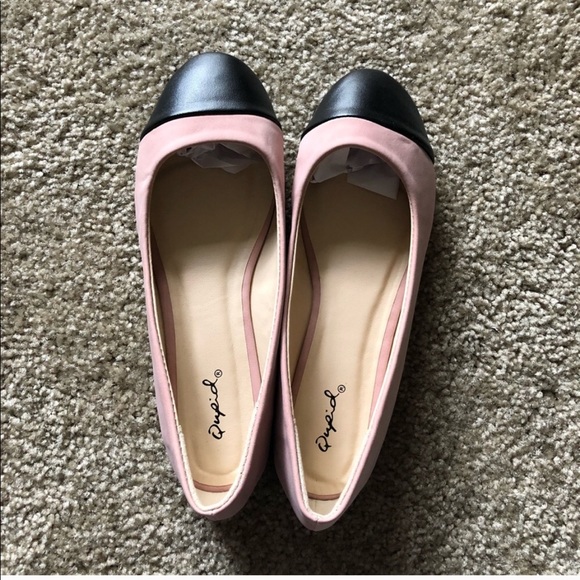 LAST PAIR Pink ballet flat with black toe accent - Picture 3 of 6